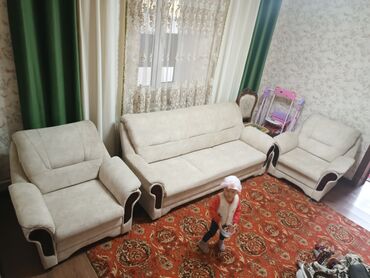 кресло и диван: Гарнитур для зала, Кресло, Диван, цвет - Белый, Б/у