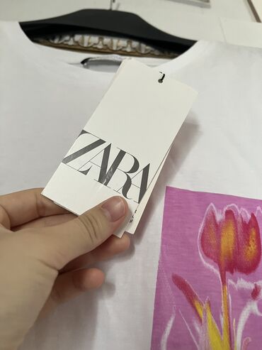 прикольные принты на футболки: Футболка, Zara, Жаңы, M (EU 38)