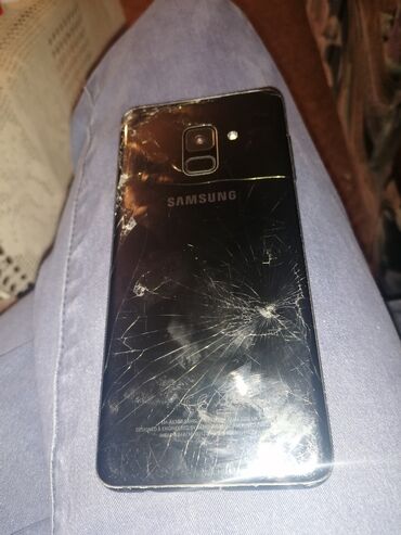 bindameni je ika: Samsung Galaxy A8, color - Black, Broken phone, Dual SIM cards