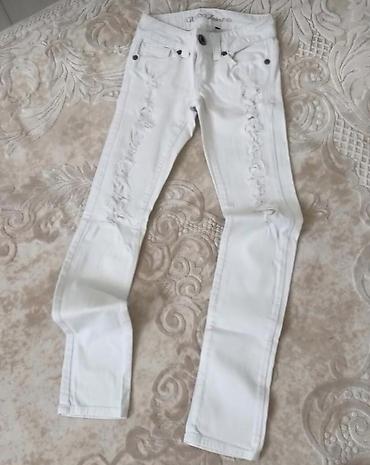 sandale za decu ccc: Bela dečija/omladinska skinny farmerka Guess. vel XS - Model: uski — 1
