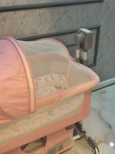 Beşiklər: Qız üçün, Yeni, Beşik, Yellənmə mexanizm ilə — 11