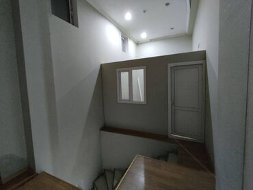 Digər kommersiya daşınmaz əmlakı: Heyder eliyev prospektində mərkəzdə, 3 mərtəbəli, obyekt icareye — 17