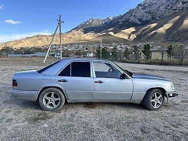 Другие детали салона: Mercedes-Benz — E220 - Классический интерьер с синим текстильным — 7