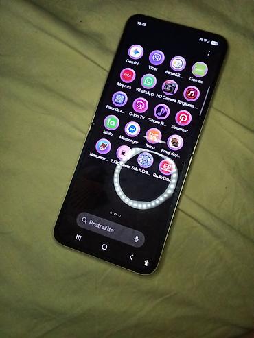 Samsung: Samsung Galaxy Z Flip – zlatna boja - Kompaktan preklopni telefon sa — 12