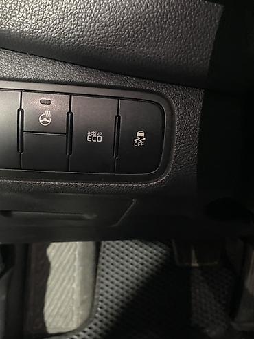 Kia: Kia Carens: 2017 г., 1.7 л, Дизель — 13