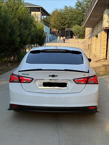 chevrolet salon kredit: Chevrolet Malibu: 1.5 l | 2021 il 142000 km Sedan — 7