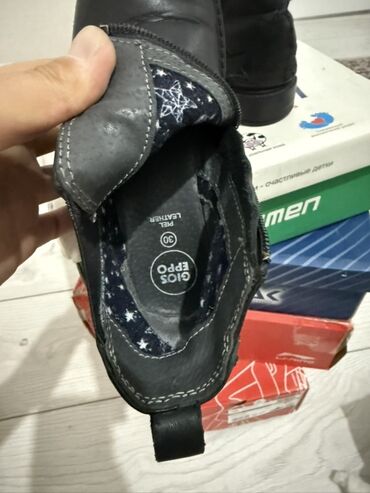 Детская обувь: Детская обувь 1 детские утепленные Кросовки. Красивые состояние — 12