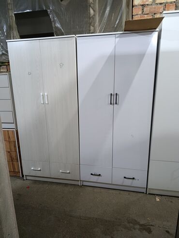 Шкафы для одежды: Шкафы-купе/распашные и табуреты с мягким сиденьем Описание: - — 7