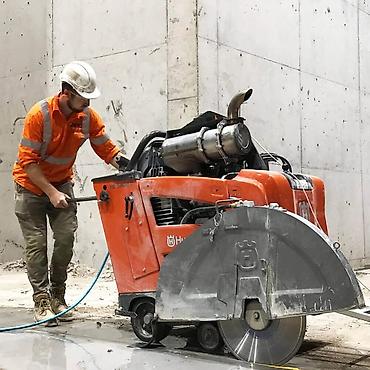 Beton işləri: Xidmət: Beton kəsmə və deşmə - Dəqiq kəsim və deşmə işləri: divar — 22