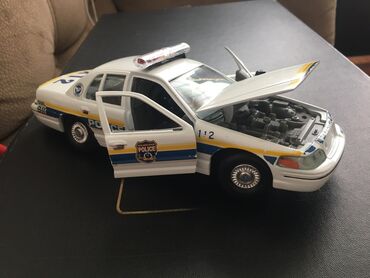 1:24 ford crown victory