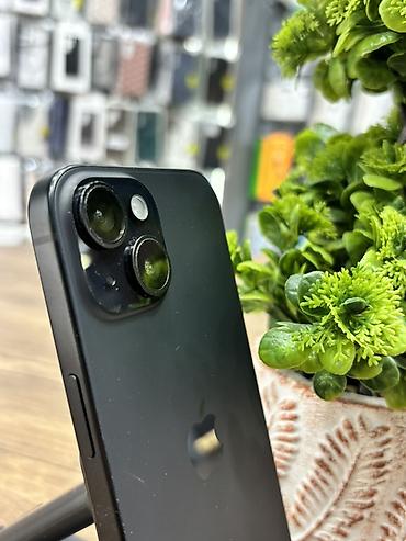 iphone 15 sadə: IPhone 15, 128 GB, Qara, Simsiz şarj — 2