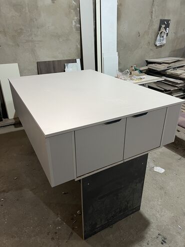 Другое оборудование для салонов красоты: Маникюрный стол Полки под лаки Лабораторный шкаф Шкаф под сухожар — 42