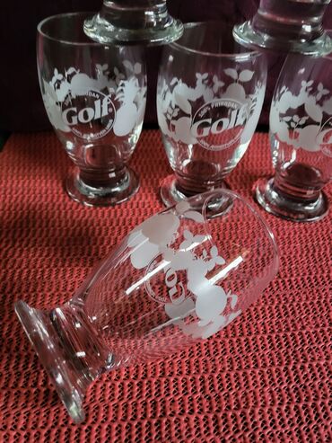 Čaše: Case nove golf sa stopom univerzalne. Komada 6 u ceni — 4