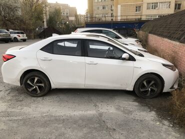 Toyota: Toyota Corolla: 2018 г., 1.8 л, Автомат, Бензин