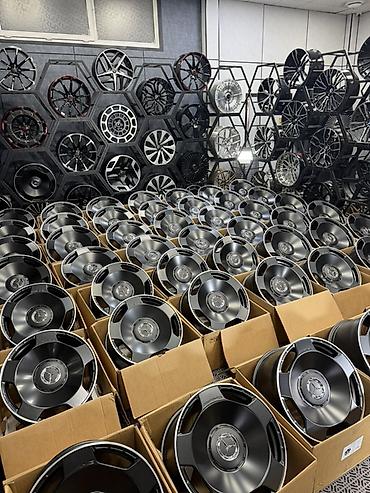 Диски: Диски R 22 Mercedes-Benz, отверстий - 5, Новый — 4