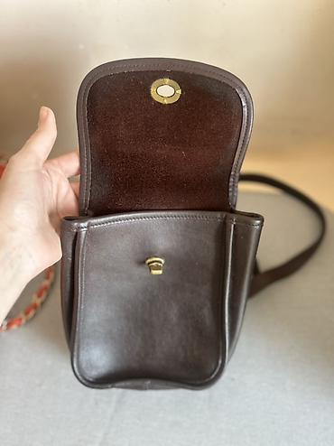 Çantalar: Qəhvəyi dəri çiyin çantası Coach firmasininindir. - Material: həqiqi — 2