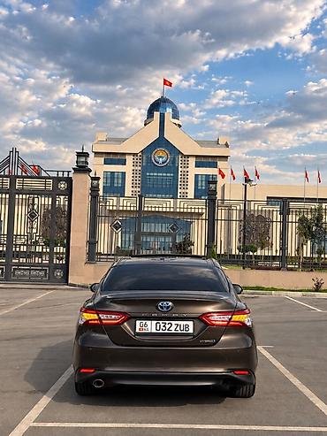 camr: Toyota Camry: 2018 г., 2.5 л, Вариатор, Гибрид, Седан — 4