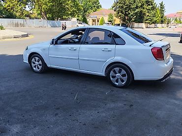 volkswagen passat 2005: Proton : 1.5 l | 2014 il 280000 km Sedan — 4