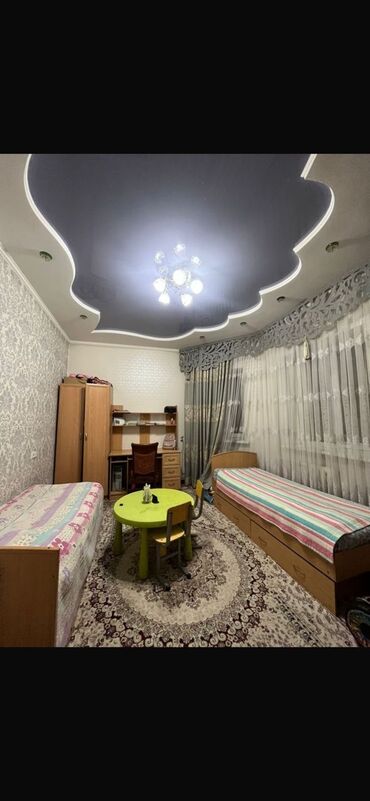 мебель спальни: Спальный гарнитур, Односпальная кровать, Двуспальная кровать, Шкаф, цвет - Бежевый, Б/у