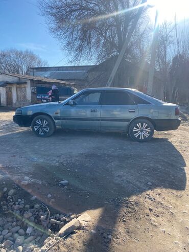 Mazda: Mazda 626: 1988 г., 2 л, Механика, Бензин, Хэтчбэк — 3
