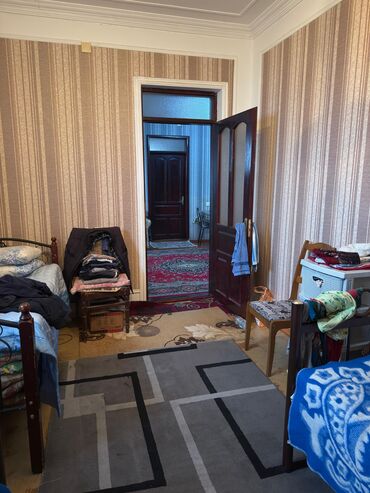 Həyət evləri və villaların satışı: Həyət evi satılır - 1 mərtəbəli fərdi yaşayış evi, həyətyanı sahə ilə — 1