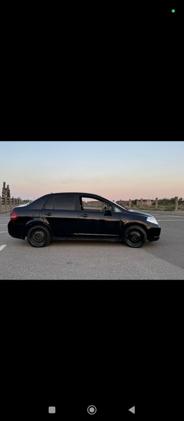 Nissan: Nissan Tiida sedan, qara rəng. - Ban növü: 4 qapılı sedan - Rəng — 9