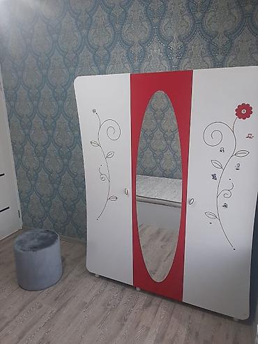 Mənzil kirayələyirəm: 4 otaqlı, 60 kv. m — 15