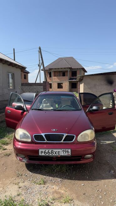 Daewoo: Daewoo Lanos: 2000 г., 1.6 л, Автомат, Бензин, Седан