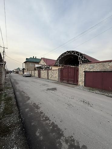 Продажа коттеджей и домов: 🏡 Продаётся дом в Новопавловке 📍 Адрес: ул. Мира, 18 📐 Площадь — 1