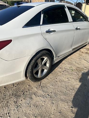 решетка на соната: Hyundai Sonata: 2011 г., 2 л, Автомат, Газ, Седан — 2