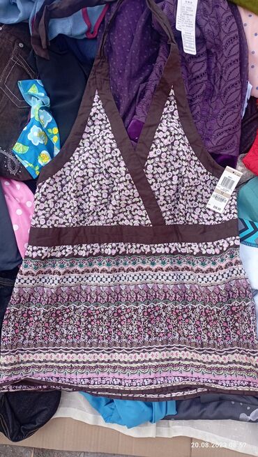 шарф новый: Пляжная одежда новая стоила 36.00$ продаю по 700с