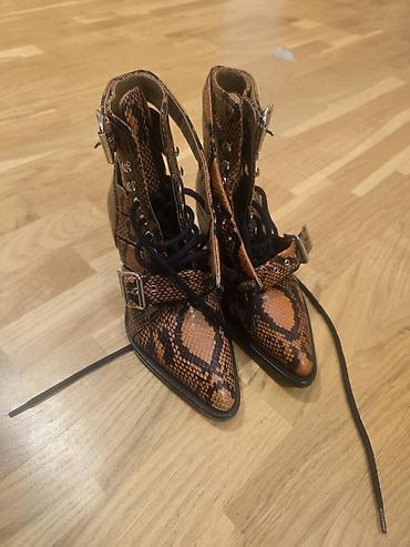 botik: Jimmy Choo London qadın botları - Model: ilan dərisi naxışlı, iti — 3