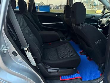 Honda: Honda Stream: 2004 г., 2 л, Автомат, Бензин, Минивэн at lalafo.kg — 5 Honda: Honda Stream: 2004 г., 2 л, Автомат, Бензин, Минивэн — 5