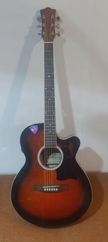 Elektro-akustik gitara – cutaway korpuslu, sunburst rəng keçidli