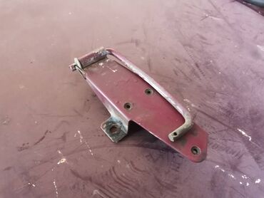 Auto delovi: Drzac prednje haube Lada 21213,21214 Niva br.1. Polovno, ocuvano — 5