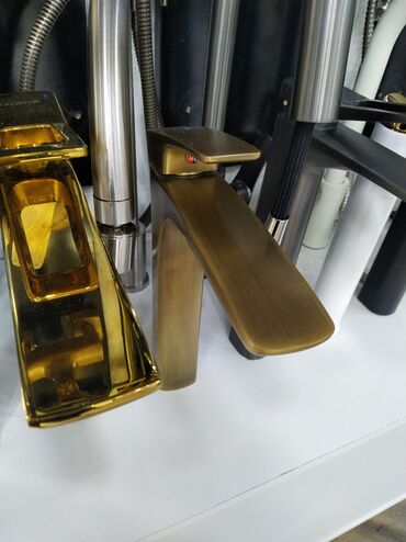 смеситель для душа купить в баку: Mətbəx və ya vanna otağı üçün premium kran - Material: metal gövdə