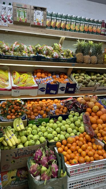 Другие специальности: Требуется помощник в магазине овощей и фруктов! Нужно выгружать товар