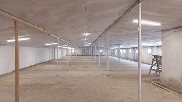 Salyan rayonunda yerleşir 8000 toyuq tutumuna malikdir Yem yığılması