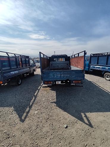 hyundai пикап: Hyundai Porter — малотоннажный бортовой грузовик, синий цвет кузова — 2