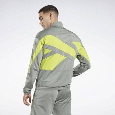 вело одежда: Reebok, Under Armour, Champion, Adidas - футболки, кофты, спортивный