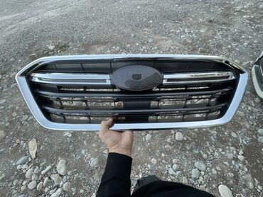 Решетки радиатора: Решетка радиатора Subaru