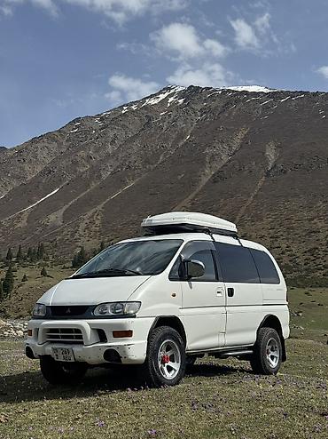 w211 e270: Mitsubishi Delica: 2003 г., 3 л, Автомат, Бензин, Минивэн — 2