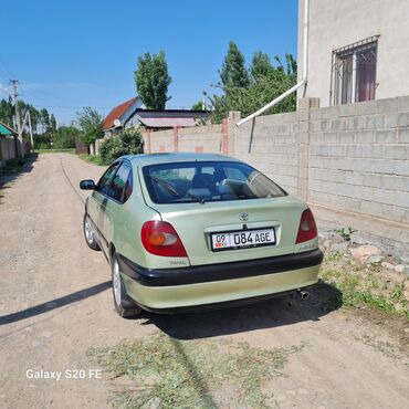 Toyota: Toyota Avensis: 2000 г., 2 л, Механика, Дизель, Хэтчбэк — 12