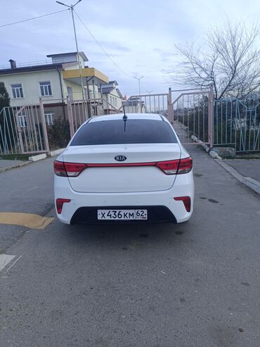 продаю авто в аварийном состоянии: Kia Rio: 2018 г., 1.6 л, Автомат, Бензин, Седан