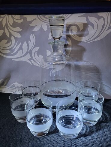 Kuhinjski setovi: Servis nov paracinsko staklo 70te za vino. Servis sve na njemu odsjaj na lalafo.rs — 1 Kuhinjski setovi: Servis nov paracinsko staklo 70te za vino. Servis sve na njemu odsjaj — 1