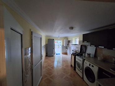 100 kv. m, 2 otaqlı, Kombi, Qaz, İşıq