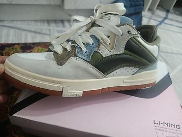 Кроссовки Li-Ning - Модель в винтажном баскетбольном стиле с at lalafo.kg Кроссовки Li-Ning - Модель в винтажном баскетбольном стиле с
