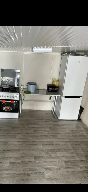 продаю дом комсомольская: 65 м², 3 комнаты, Парковка, Забор, огорожен