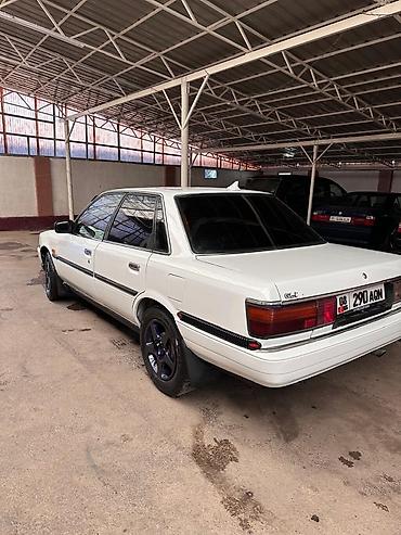 Транспорт: Toyota Camry: 1986 г., 2 л, Механика, Бензин, Седан — 2