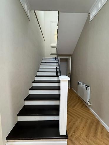 Продажа коттеджей и домов: Продаётся современный дом-дуплекс в районе Кара-Жыгач 🏡 Площадь дома — 12